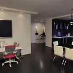 Couple\'S Apartment